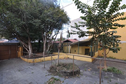 Quintal de casa à venda com 3 quartos, 130m² em Vila Medeiros, São Paulo