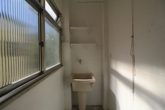 Área de Serviço de apartamento para alugar com 2 quartos, 56m² em Anil, Rio de Janeiro