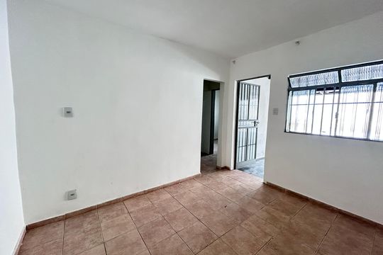 Casa para alugar com 2 quartos, 45m² em Glória, Belo Horizonte