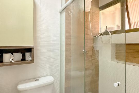 Banheiro da Suíte de apartamento para alugar com 2 quartos, 70m² em Ingleses Norte, Florianópolis