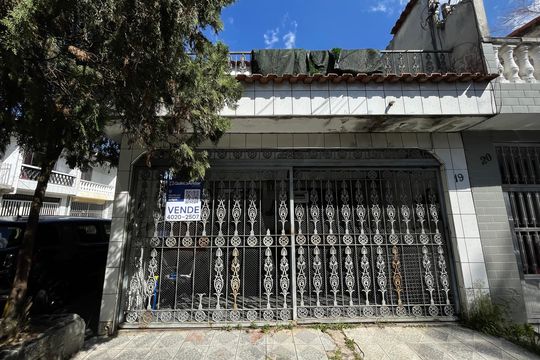 Fachada+Placa  de casa à venda com 4 quartos, 110m² em Jardim Helena, São Paulo