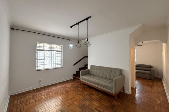 Sala  de casa para alugar com 2 quartos, 230m² em Sumaré, São Paulo