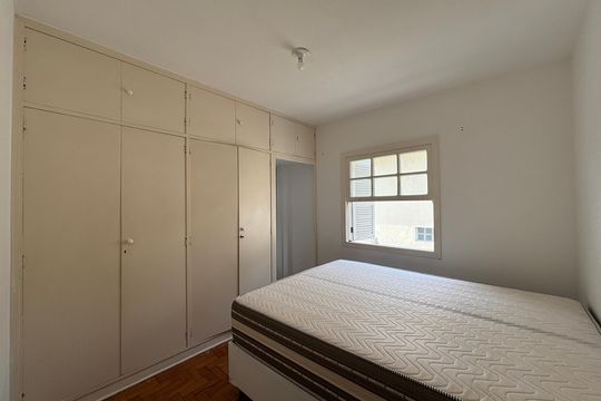 Suite de casa para alugar com 2 quartos, 230m² em Sumaré, São Paulo