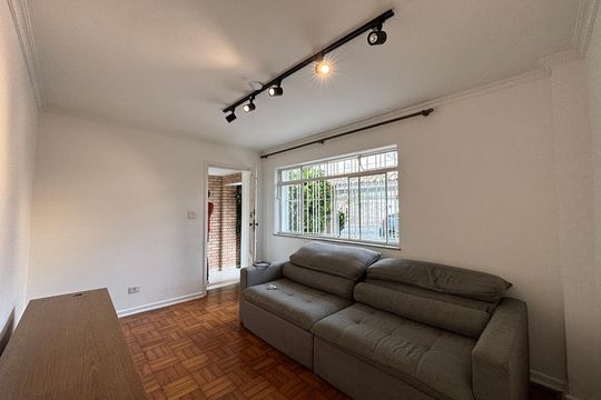 Sala de casa para alugar com 2 quartos, 230m² em Sumaré, São Paulo