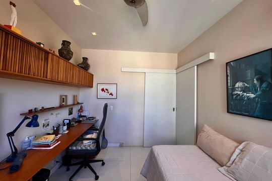 Quarto 1 de apartamento à venda com 2 quartos, 70m² em Gávea, Rio de Janeiro