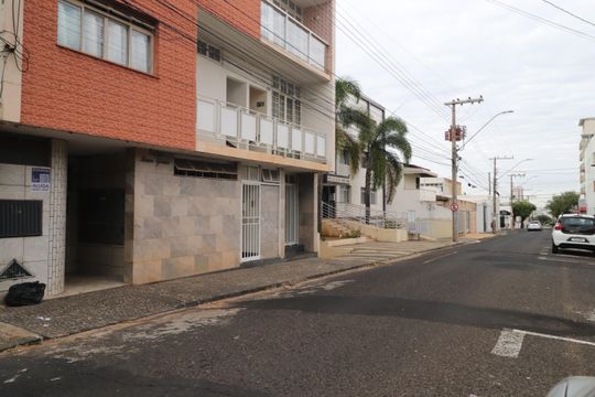 Fachada de apartamento para alugar com 2 quartos, 55m² em Lídice, Uberlândia