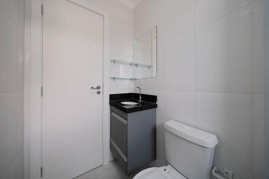 Banheiro de apartamento para alugar com 2 quartos, 46m² em Vila Granada, São Paulo
