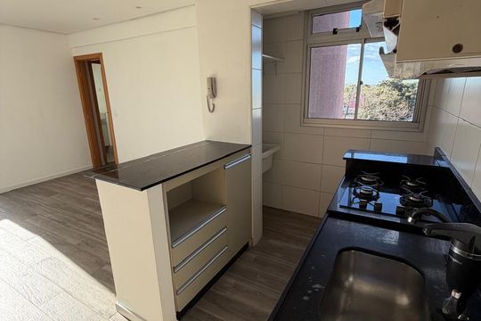 Cozinha de apartamento para alugar com 2 quartos, 55m² em Santa Branca, Belo Horizonte