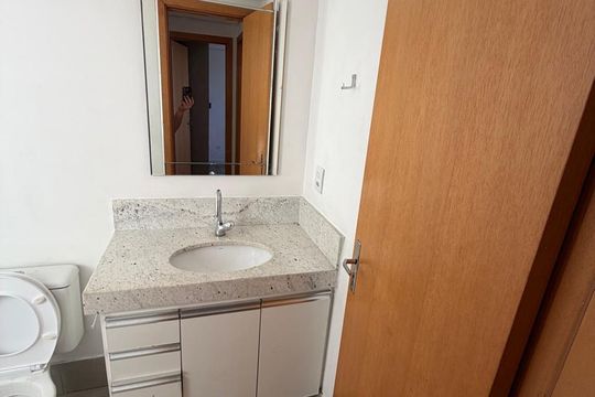 Banheiro de apartamento para alugar com 2 quartos, 55m² em Santa Branca, Belo Horizonte
