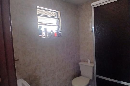 Banheiro de casa à venda com 6 quartos, 125m² em Chácara Mafalda, São Paulo