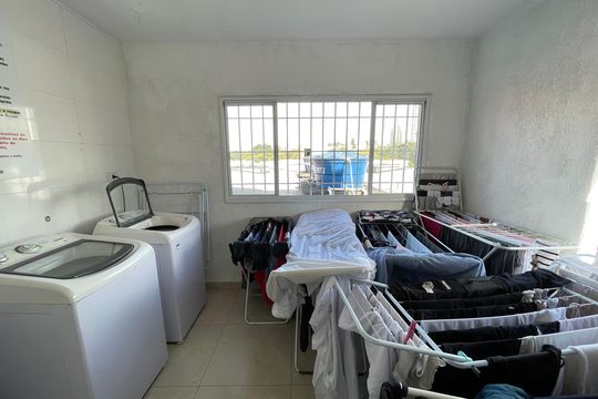 Área comum - Lavanderia  de kitnet/studio para alugar com 1 quarto, 25m² em Jardim Peri Peri, São Paulo