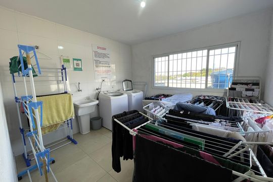 Área comum - Lavanderia  de kitnet/studio para alugar com 1 quarto, 25m² em Jardim Peri Peri, São Paulo