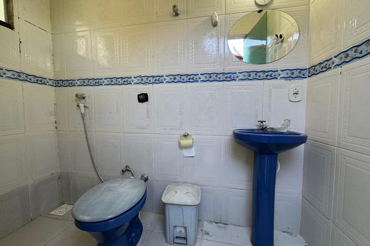 Banheiro 2 de casa à venda com 3 quartos, 400m² em Colônia Agrícola Samambaia, Brasília