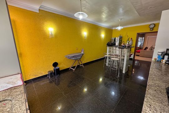 Cozinha  de casa à venda com 3 quartos, 400m² em Colônia Agrícola Samambaia, Brasília
