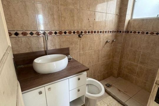 Banheiro de apartamento à venda com 2 quartos, 45m² em Campo Grande, Rio de Janeiro