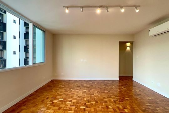 Sala de apartamento à venda com 2 quartos, 95m² em Cerqueira César, São Paulo