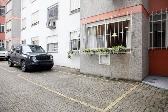 Box Garagem (01 vaga) de apartamento para alugar com 2 quartos, 67m² em Mont’serrat, Porto Alegre