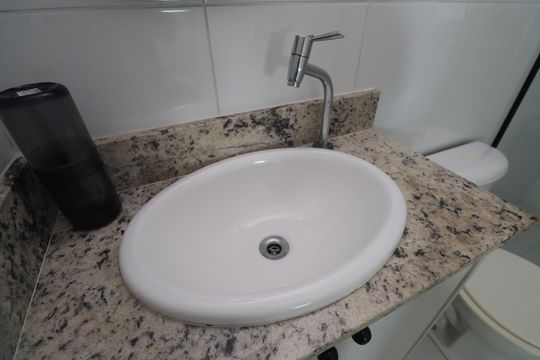 Banheiro de apartamento para alugar com 2 quartos, 68m² em Piatã, Salvador