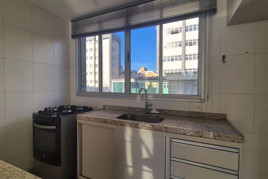 Cozinha de apartamento para alugar com 2 quartos, 70m² em Santa Efigênia, Belo Horizonte