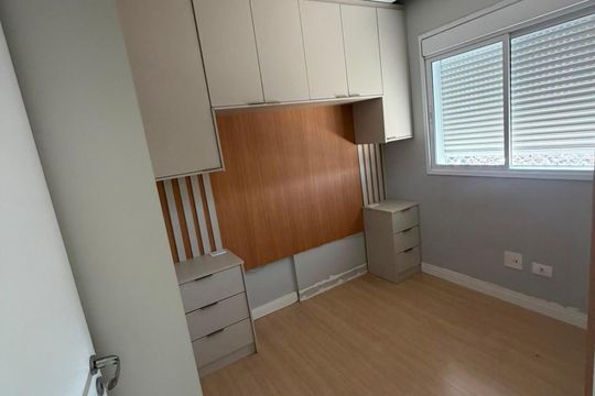 Quarto de apartamento para alugar com 2 quartos, 54m² em Pousada dos Bandeirantes, Carapicuíba