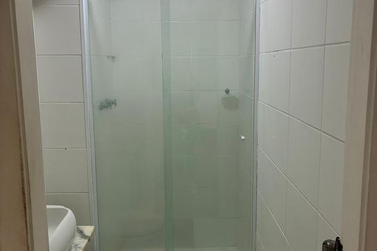 Banheiro de apartamento para alugar com 1 quarto, 35m² em Jardim Ibitirama, São Paulo