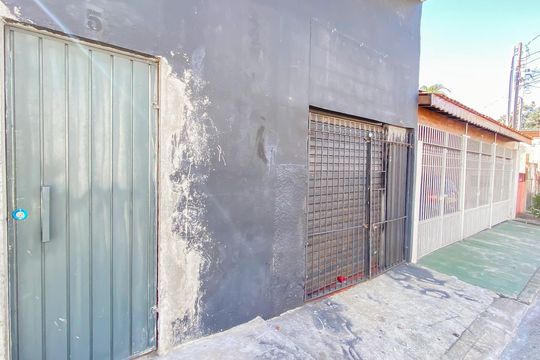Fachada  de casa para alugar com 1 quarto, 7m² em Vila Rio Branco, São Paulo