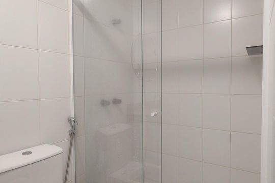 Banheiro Social de apartamento para alugar com 3 quartos, 115m² em Barra da Tijuca, Rio de Janeiro