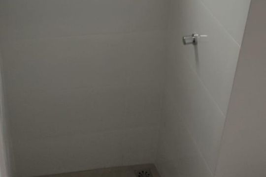 Banheiro de apartamento à venda com 2 quartos, 55m² em Jardins do Império, Indaiatuba