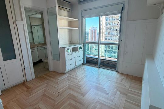 Quarto de apartamento para alugar com 3 quartos, 368m² em Vila Andrade, São Paulo
