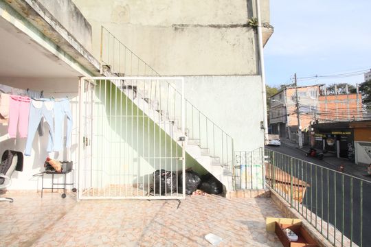 Quintal de casa à venda com 2 quartos, 95m² em Jardim das Palmas, São Paulo