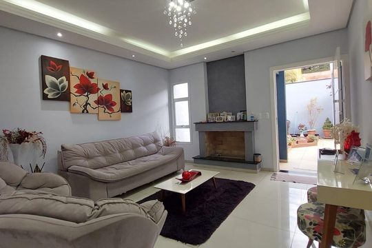 Casa à venda com 3 quartos, 290m² em Jardim Caçula, Jundiaí