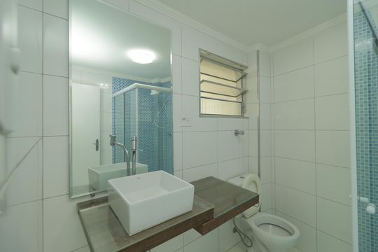 Banheiro de apartamento à venda com 1 quarto, 52m² em Vila Mariana, São Paulo