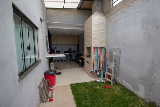 Casa à venda com 3 quartos, 150m² em Q 101, Brasília