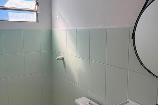 Banheiro de apartamento à venda com 2 quartos, 45m² em Jardim Tamoio, Jundiaí