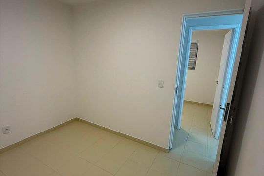Quarto de apartamento à venda com 2 quartos, 45m² em Jardim Tamoio, Jundiaí
