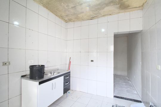 Sala/Cozinha de casa para alugar com 1 quarto, 20m² em Jardim das Palmas, São Paulo