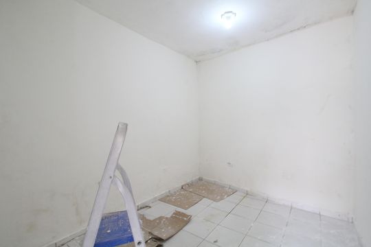 Quarto de casa para alugar com 1 quarto, 20m² em Jardim das Palmas, São Paulo