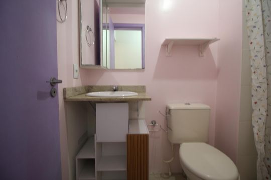 Banheiro de apartamento à venda com 2 quartos, 59m² em São Geraldo, Porto Alegre