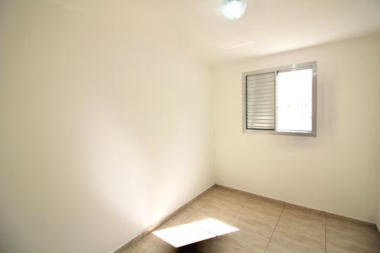 Quarto 1 de apartamento para alugar com 2 quartos, 49m² em Parque Cisper, São Paulo