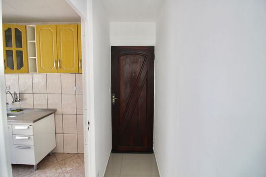 Corredor de apartamento para alugar com 2 quartos, 49m² em Parque Cisper, São Paulo