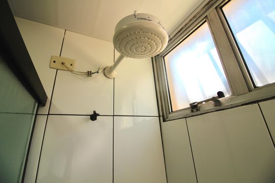 Banheiro de apartamento para alugar com 2 quartos, 49m² em Parque Cisper, São Paulo