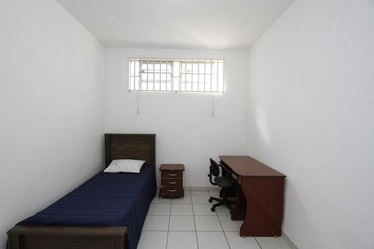Quarto 1 de casa para alugar com 2 quartos, 72m² em Carlos Prates, Belo Horizonte