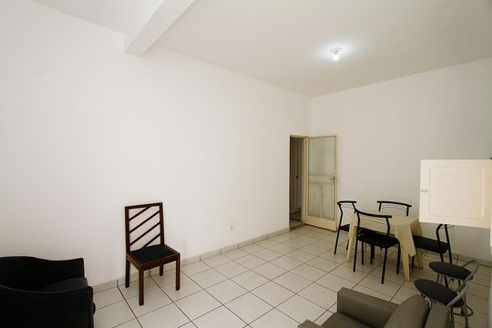 Sala de casa para alugar com 2 quartos, 72m² em Carlos Prates, Belo Horizonte