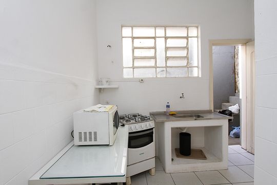 Cozinha de casa para alugar com 2 quartos, 72m² em Carlos Prates, Belo Horizonte