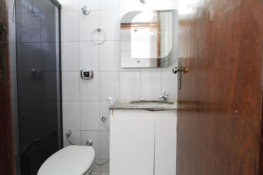 Banheiro da Suíte de apartamento para alugar com 3 quartos, 82m² em Lourdes, Belo Horizonte