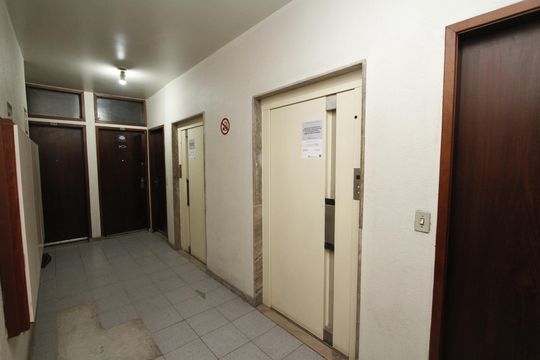 ELEVADOR de apartamento para alugar com 3 quartos, 82m² em Lourdes, Belo Horizonte