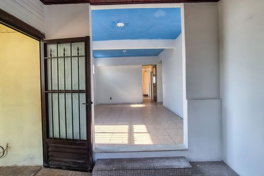 Ante sala de casa para alugar com 3 quartos, 250m² em Irajá, Rio de Janeiro