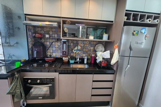Cozinha de apartamento para alugar com 1 quarto, 40m² em Jardim Adelfiore, São Paulo