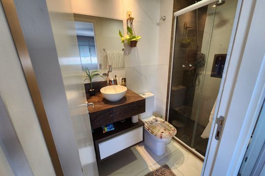 Banheiro de apartamento para alugar com 1 quarto, 40m² em Jardim Adelfiore, São Paulo