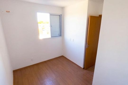 Quarto de apartamento para alugar com 2 quartos, 45m² em Jardim Itu, Porto Alegre